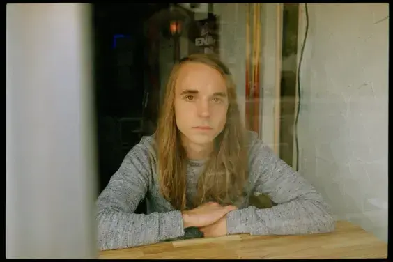 Andy Shauf sărbătorește 10 ani de The Party cu o ediție deluxe
