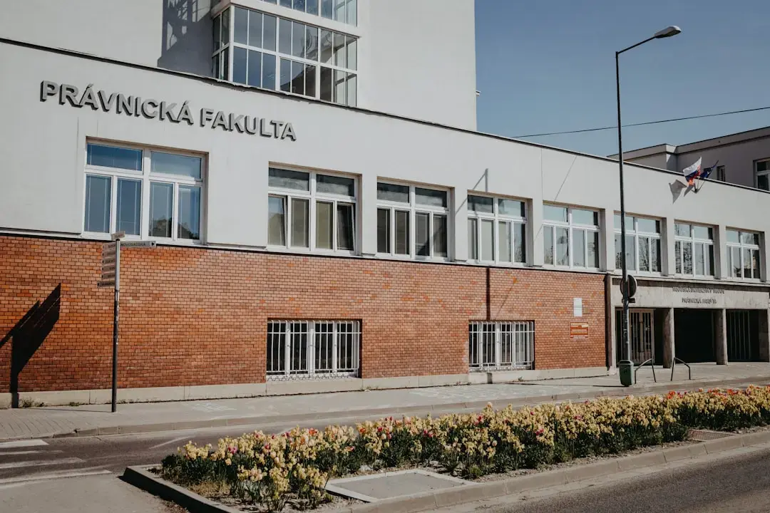 Famke Janssen rănește coastele în timpul scenei de luptă Bond