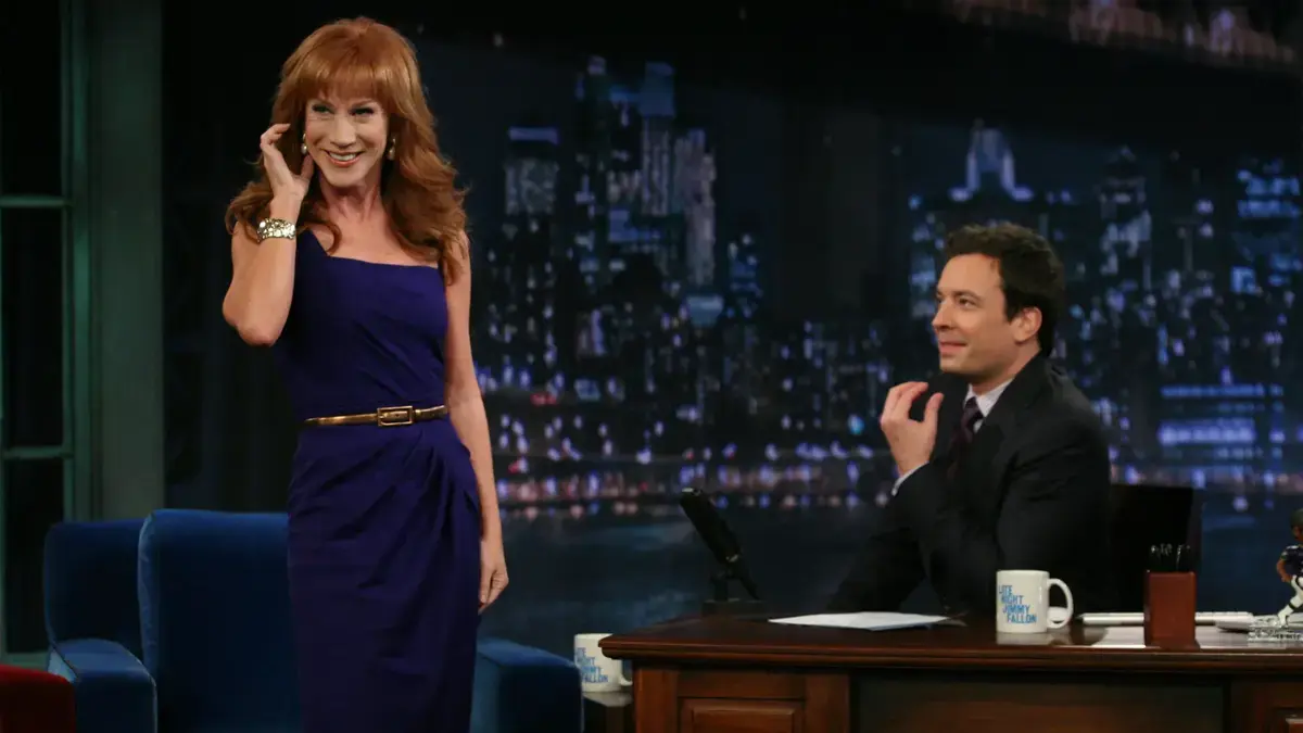 Kathy Griffin crede că a fost interzisă de la Jimmy Fallon Show