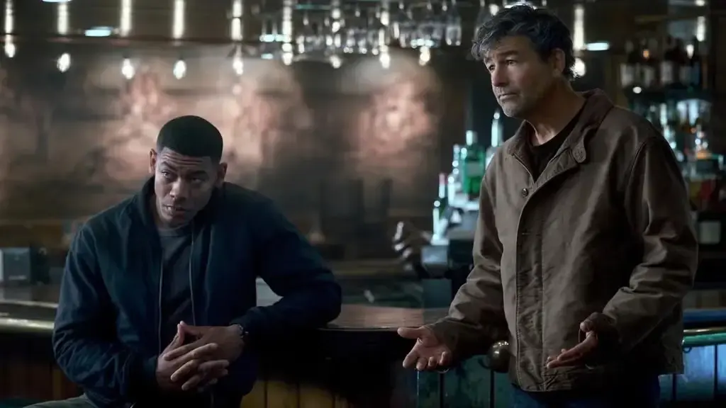 Kyle Chandler și Aaron Pierre: Provocările din Lanterns