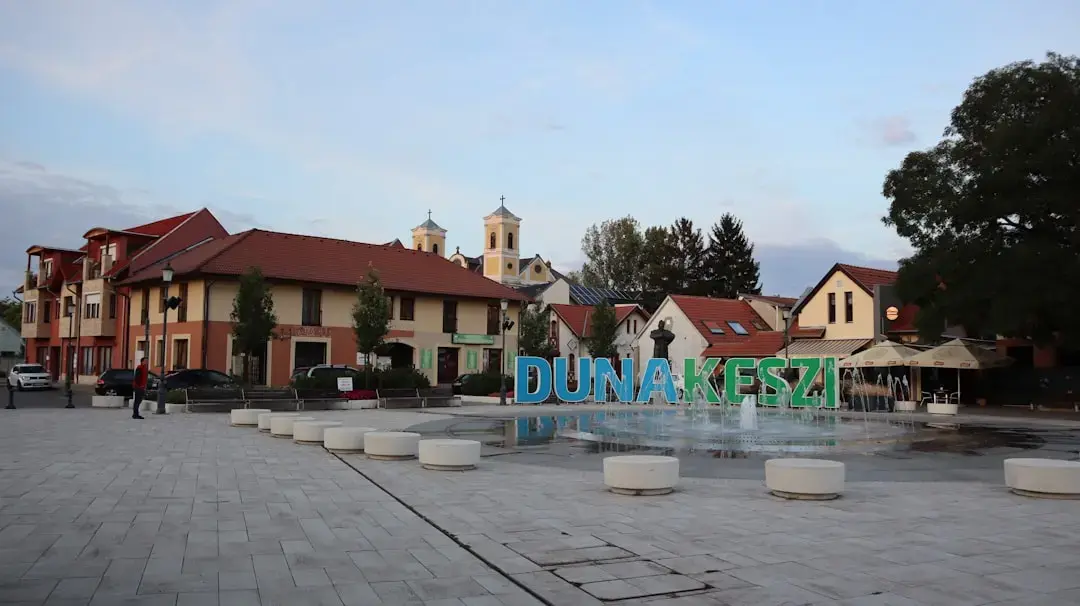 Muzica Latină: Fanii Votează Noile Lansări de Top