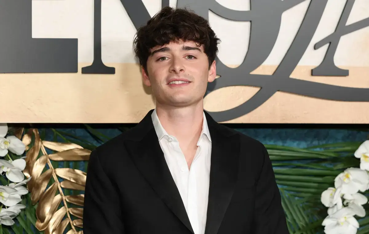Noah Schnapp, starul din 'Stranger Things', debutează pe scena londoneză cu 'Affluenza