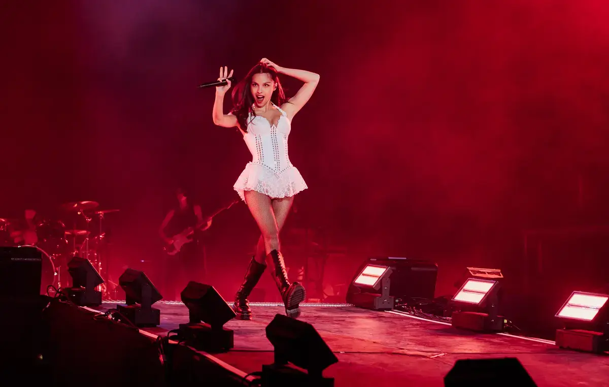 Olivia Rodrigo anunță programul festivalului Daisy Chain Fields: Fără suprapuneri, doar muzică și solidaritate