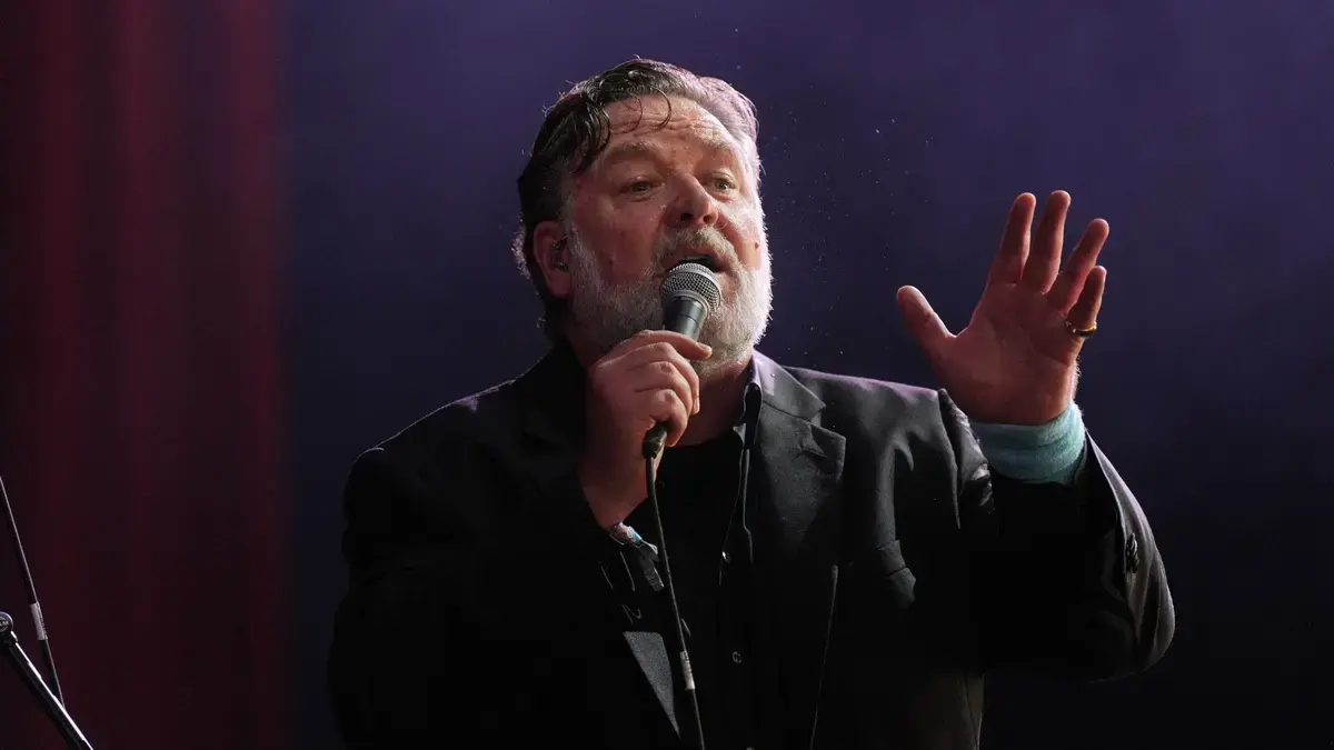Russell Crowe trece printr-o transformare dramatică pentru o nouă epopeie istorică