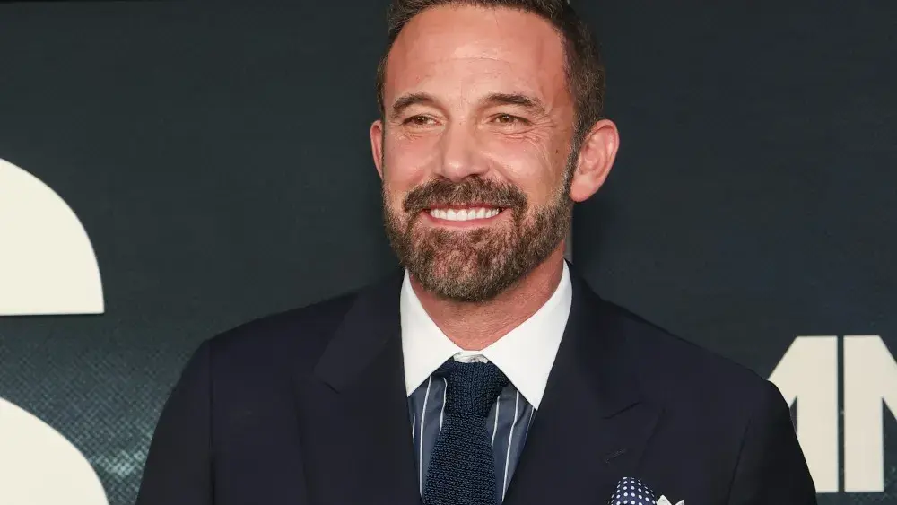 Copleșiți de Ben Affleck în „Animals”, colegii-i sugerează să candideze la primărie