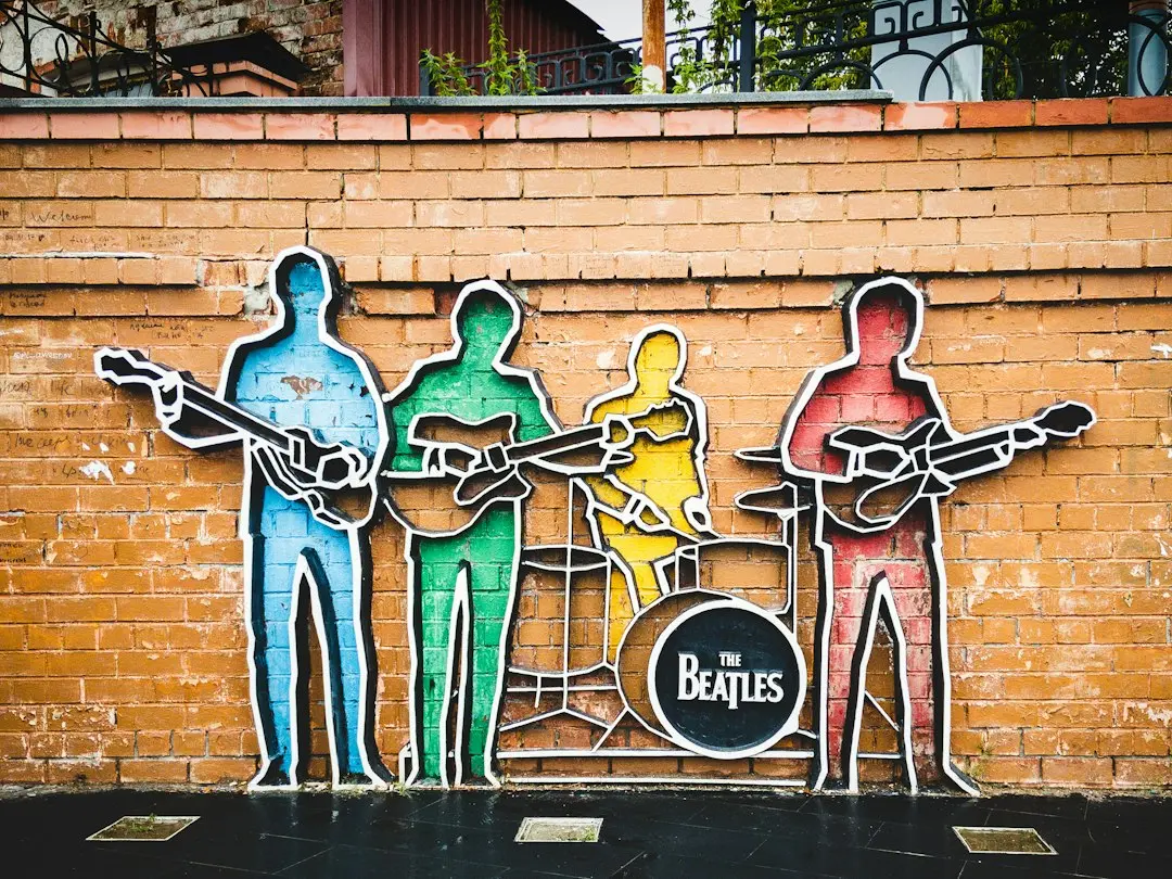 Moștenirea muzicală: De la The Beatles la Taylor Swift