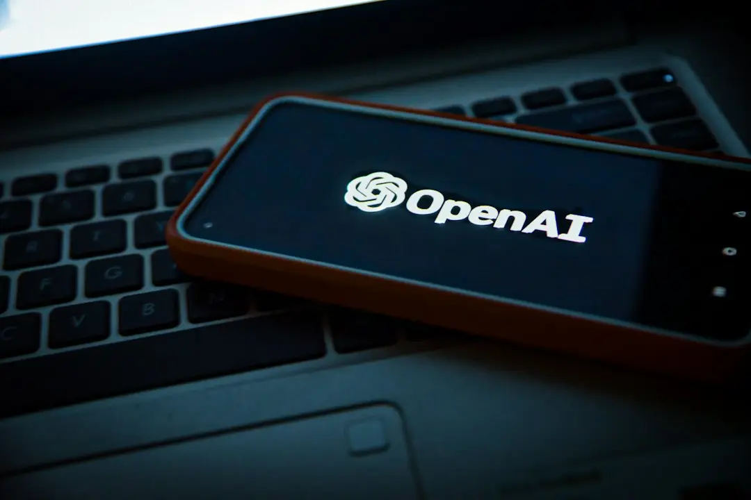 OpenAI blochează accesul minorilor la instrucțiuni despre arme pe ChatGPT
