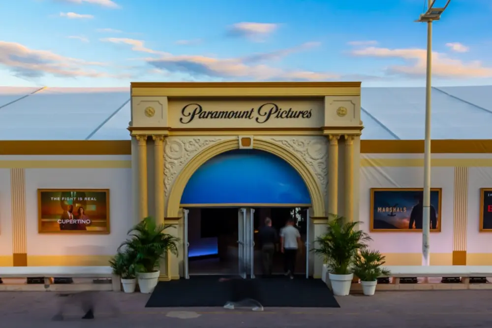 Paramount își marchează prezența la Mipcom cu un arc iconic