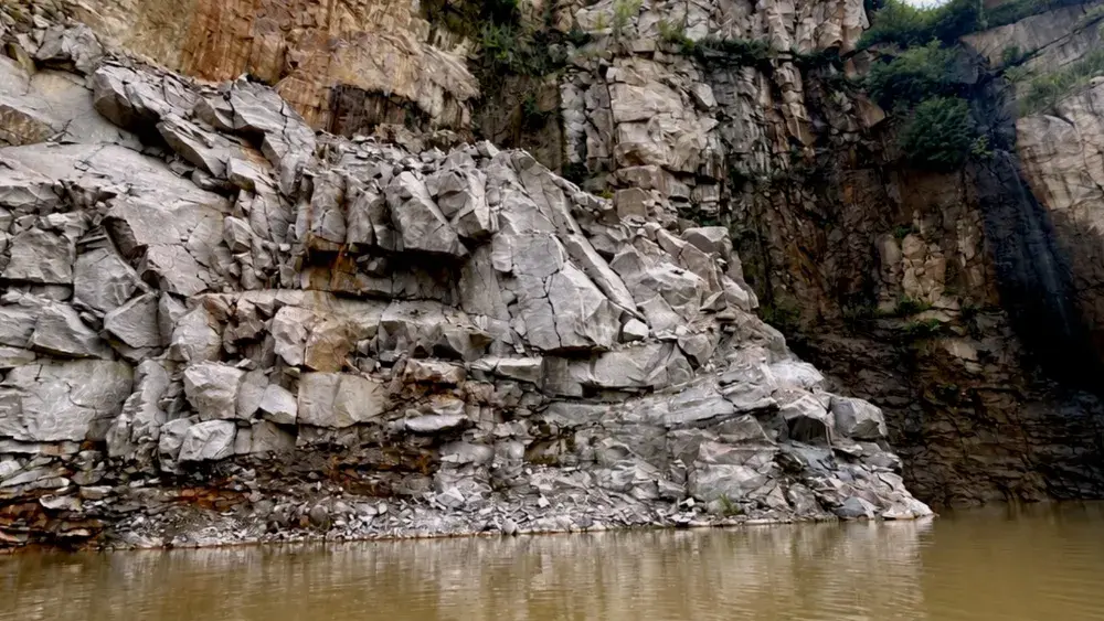 Dominic Sangma explorează exploatarea minieră în filmul nou 'Veil of Dust