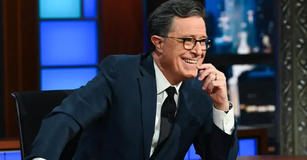 Stephen Colbert aduce o întorsătură întunecată în „Stăpânul Inelelor